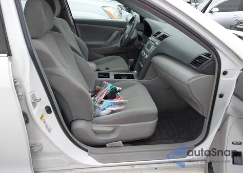 2009 Toyota Camry Le z USA, uszkodzony, nr VIN 4T1BE46K89U807944